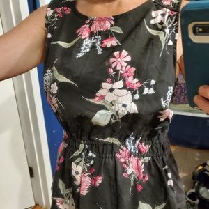 Ladies Small * Sleeveless Floral Blouse *A New Day